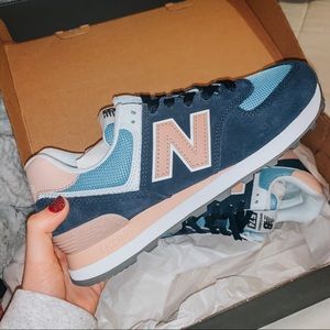 NWT  Women’s New Balance 574